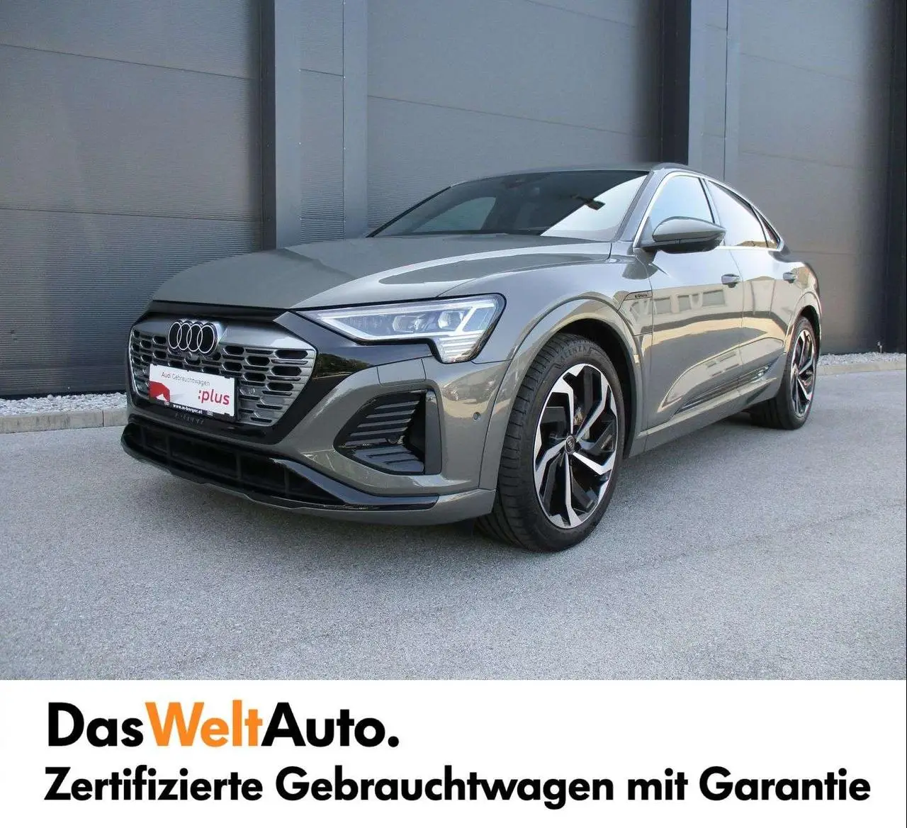 Photo 1 : Audi Q8 2023 Électrique