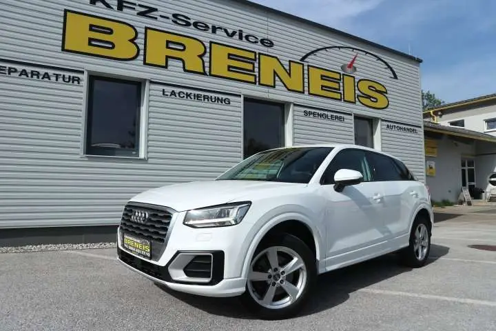 Photo 1 : Audi Q2 2016 Petrol