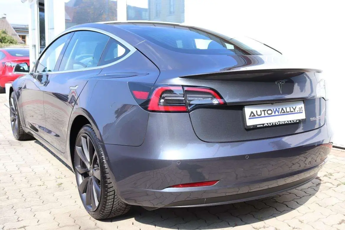 Photo 1 : Tesla Model 3 2020 Electric