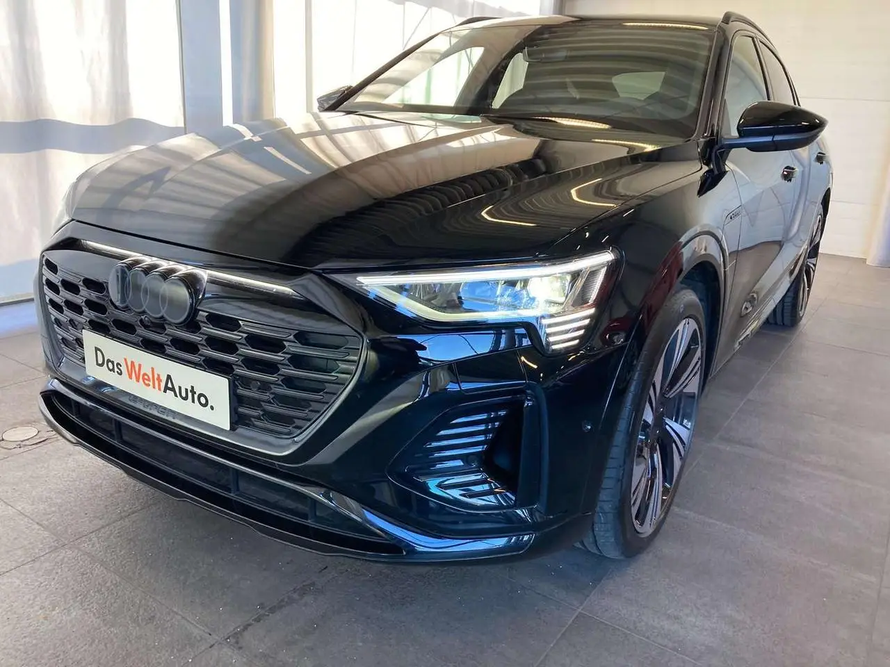 Photo 1 : Audi Q8 2024 Électrique