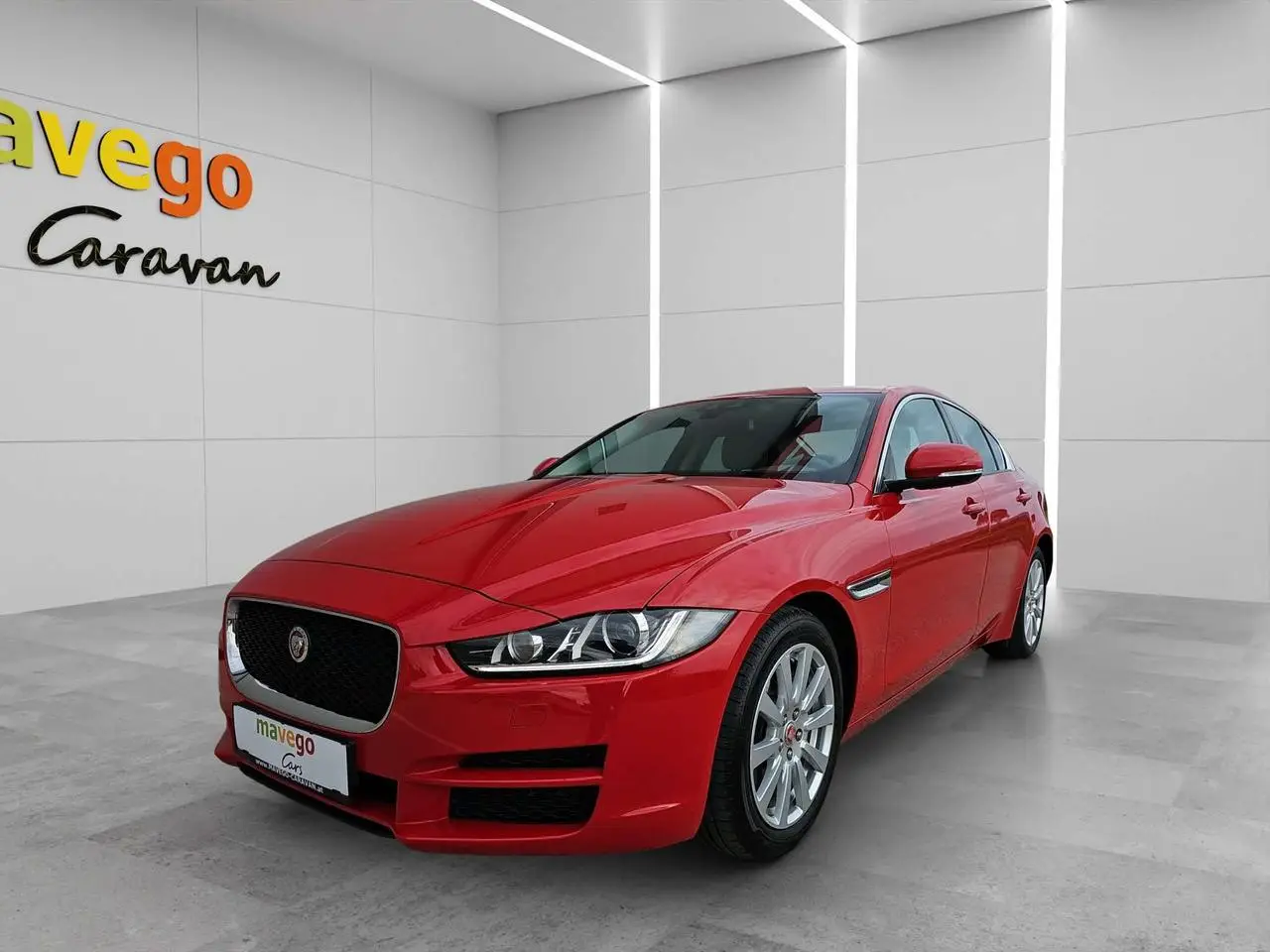 Photo 1 : Jaguar Xe 2018 Diesel