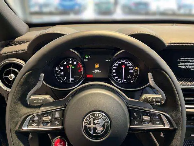 Photo 1 : Alfa Romeo Stelvio 2024 Petrol