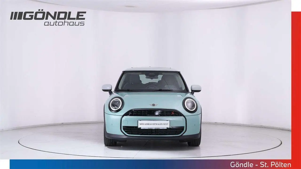 Photo 1 : Mini Cooper 2024 Petrol