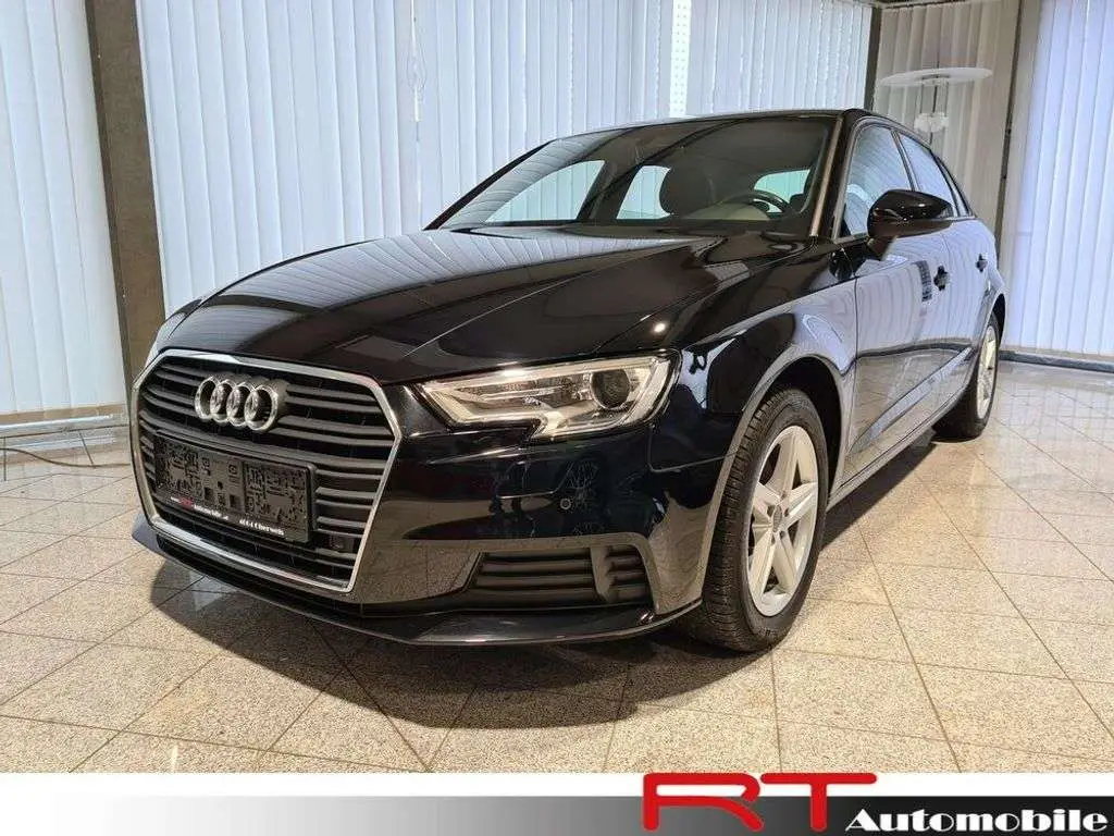 Photo 1 : Audi A3 2018 Diesel