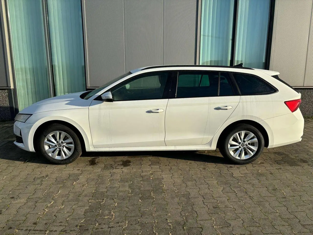 Photo 1 : Skoda Octavia 2024 Petrol