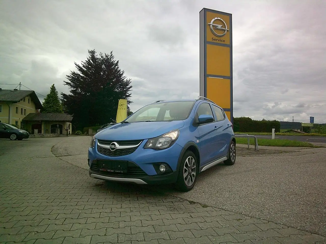 Photo 1 : Opel Karl 2017 Petrol