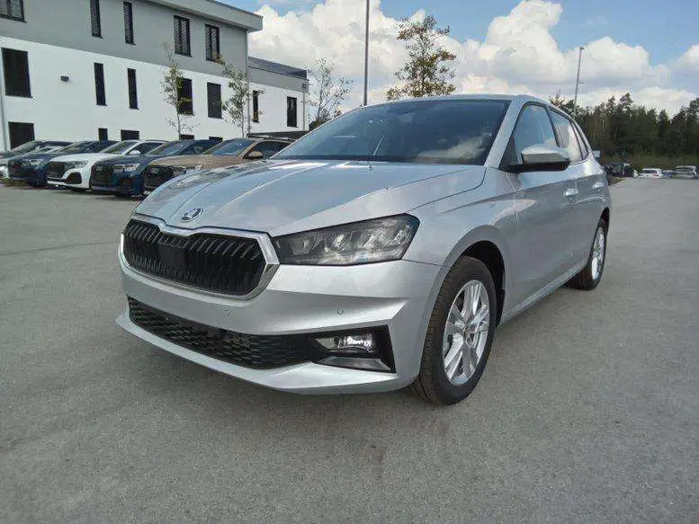 Photo 1 : Skoda Fabia 2024 Petrol