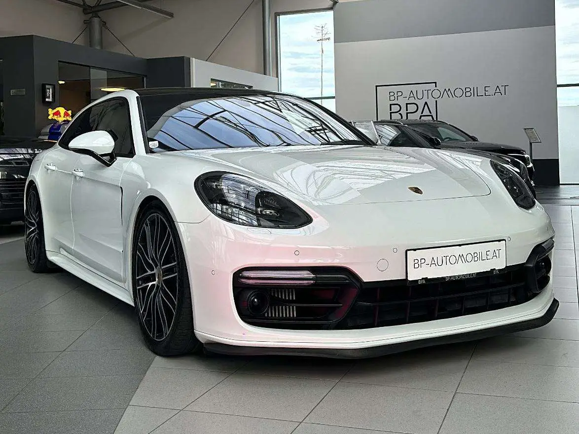 Photo 1 : Porsche Panamera 2018 Hybride