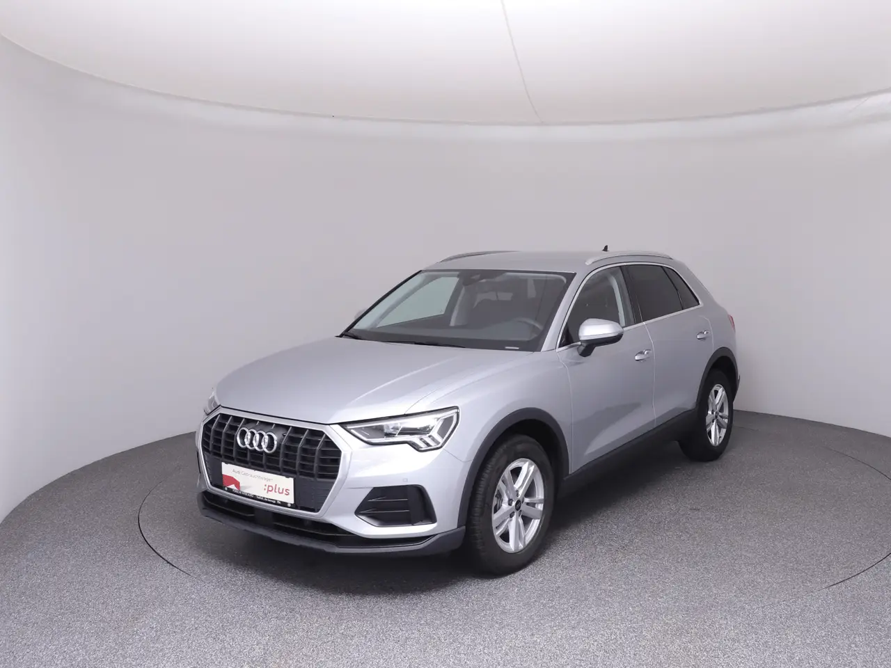 Photo 1 : Audi Q3 2024 Essence