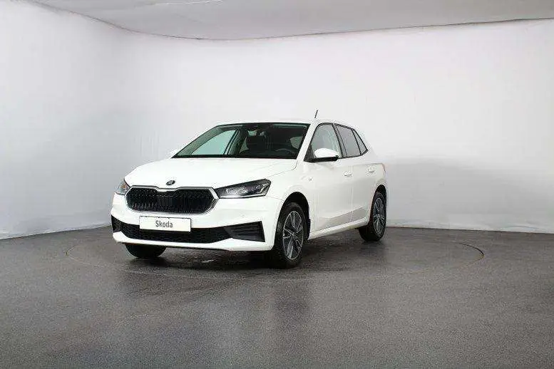 Photo 1 : Skoda Fabia 2023 Petrol