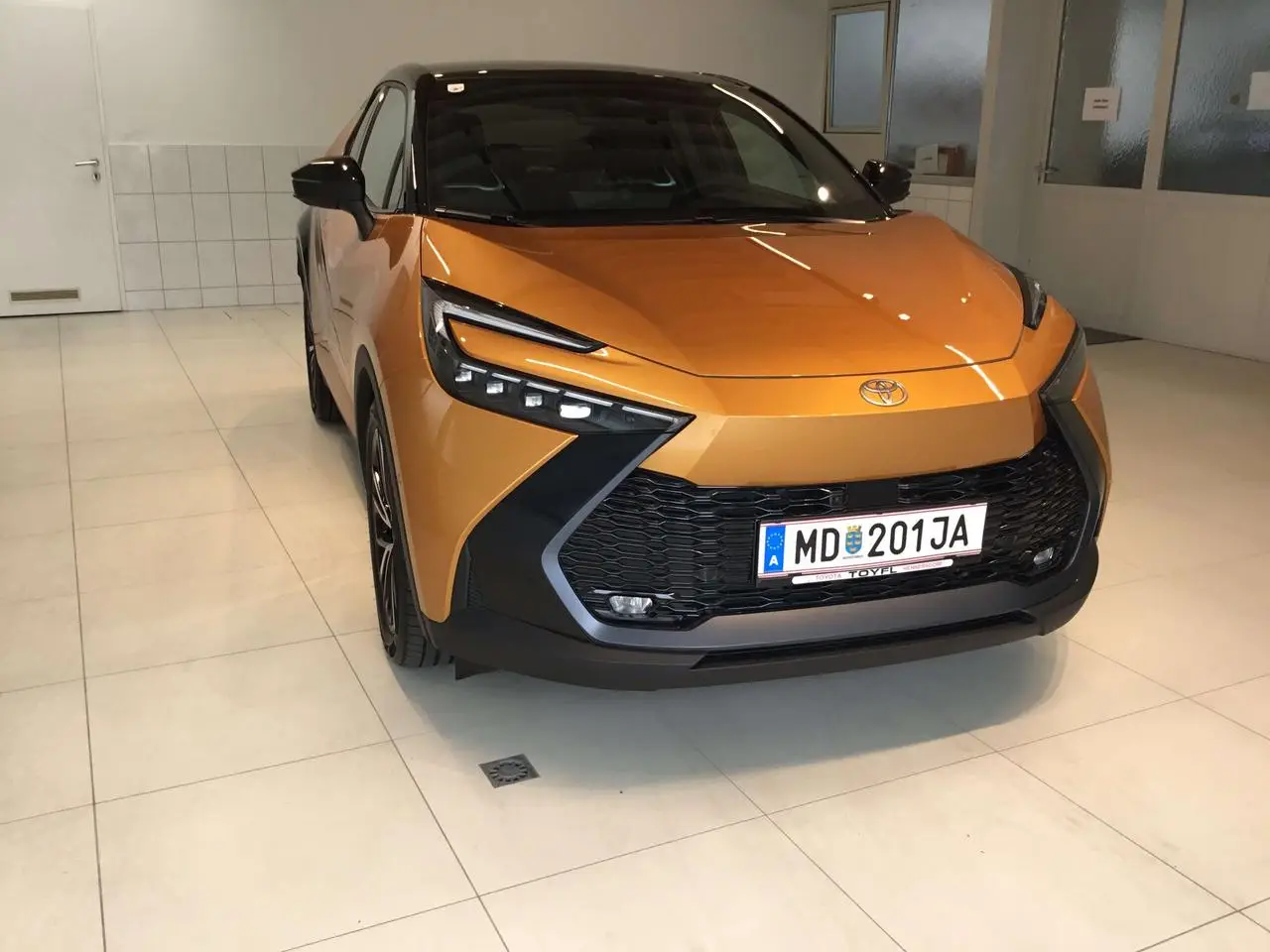 Photo 1 : Toyota C-hr 2024 Hybrid