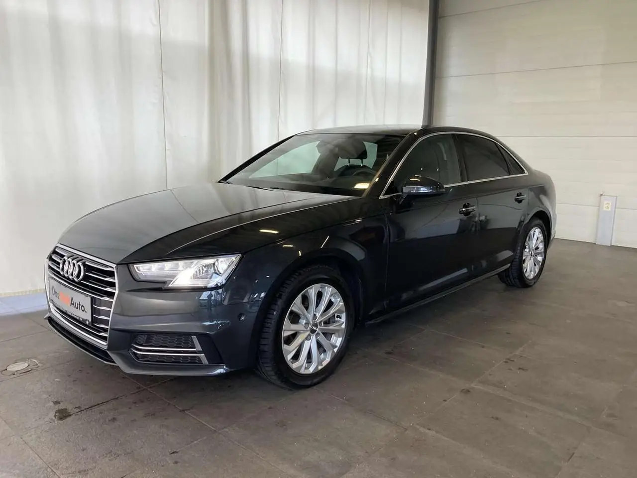 Photo 1 : Audi A4 2019 Petrol