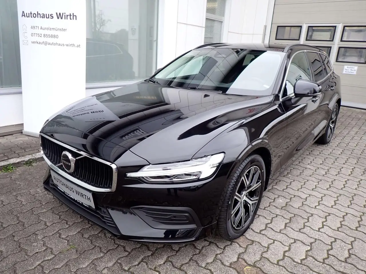 Photo 1 : Volvo V60 2024 Diesel