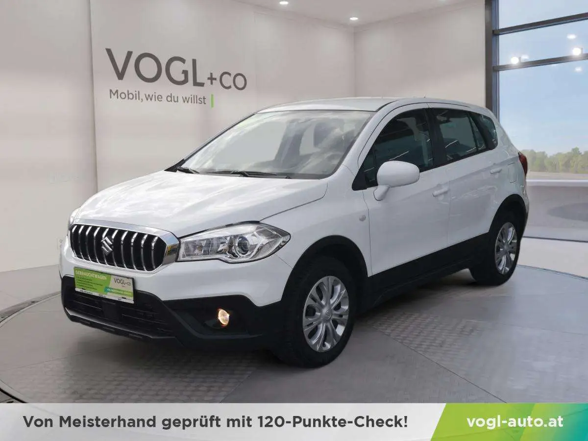 Photo 1 : Suzuki Sx4 2017 Petrol