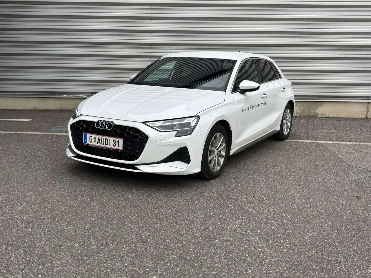 Photo 1 : Audi A3 2024 Essence