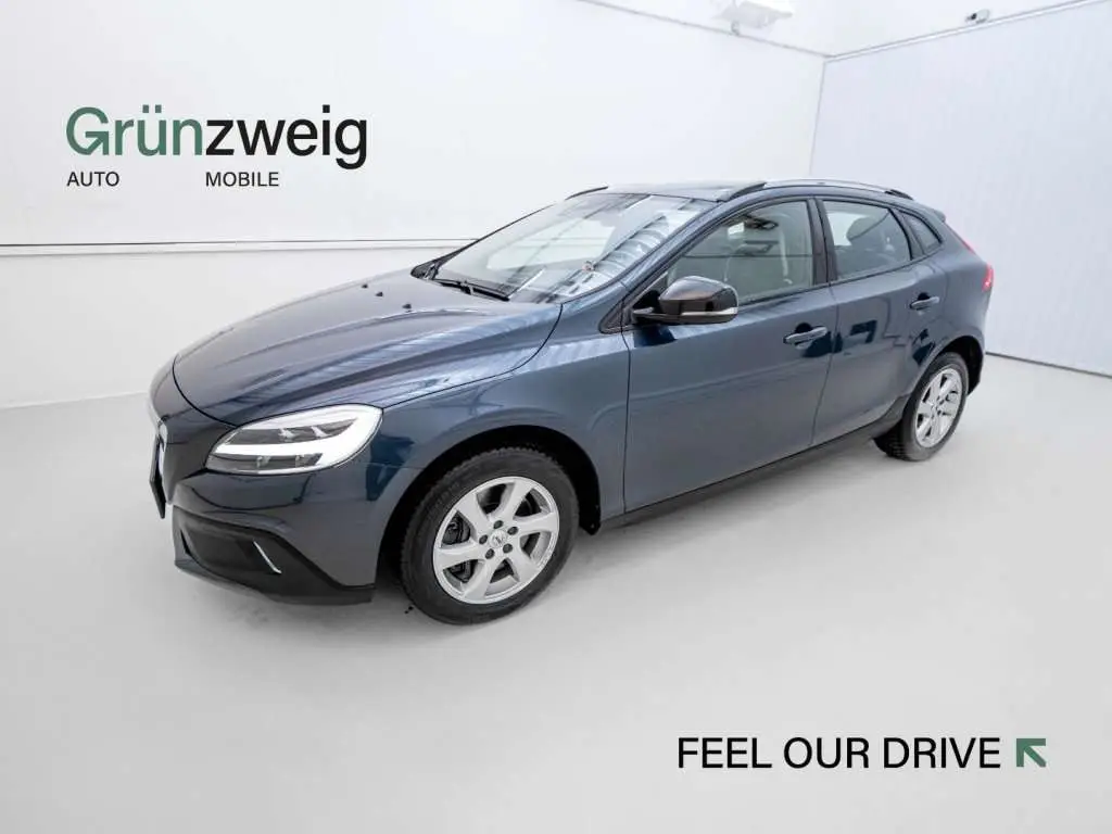 Photo 1 : Volvo V40 2019 Diesel