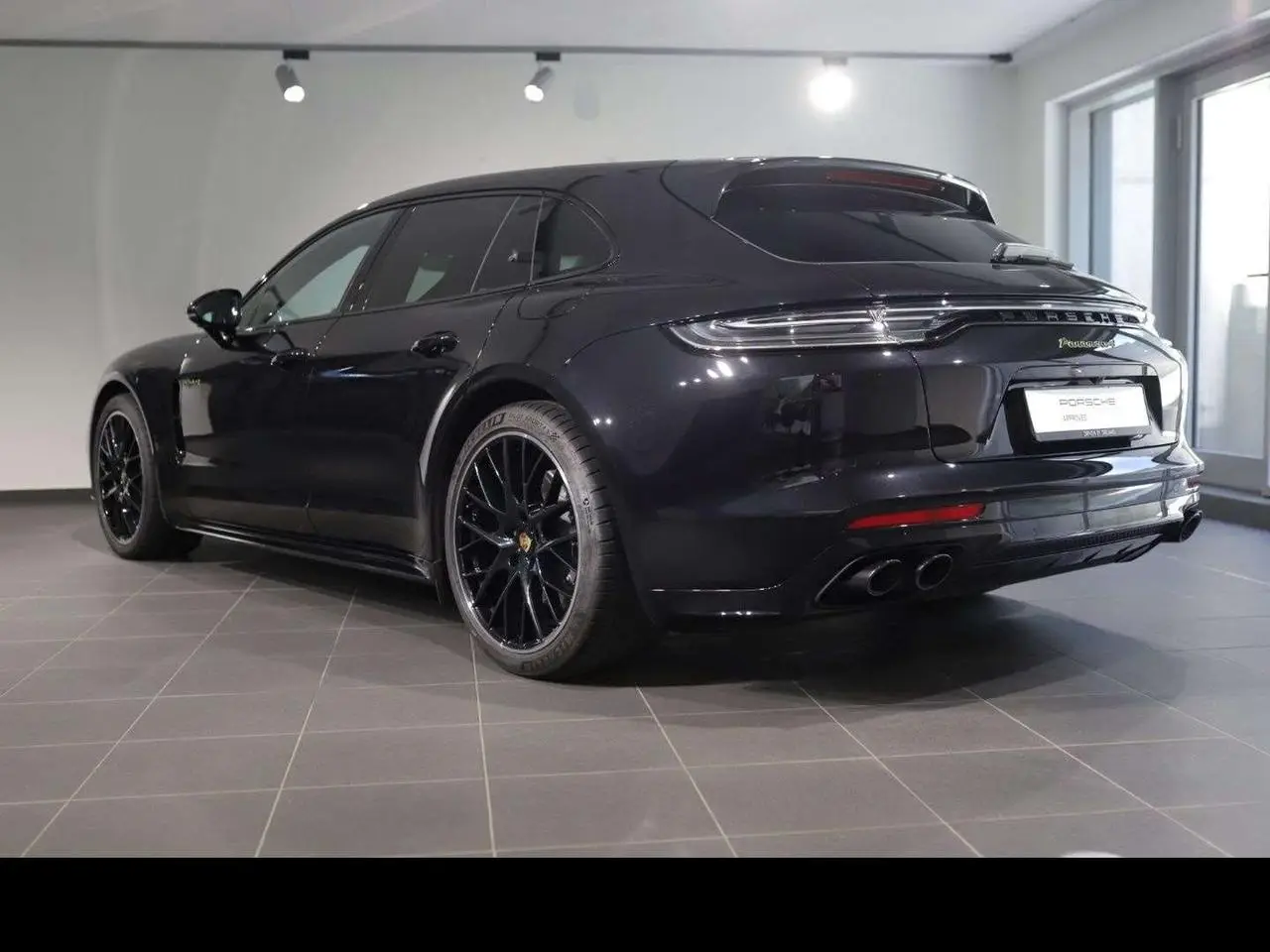 Photo 1 : Porsche Panamera 2023 Hybride