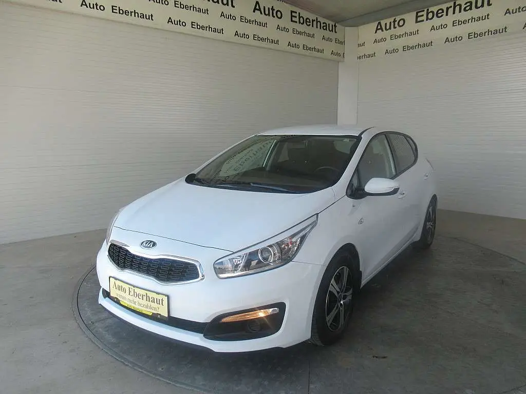 Photo 1 : Kia Ceed 2016 Petrol