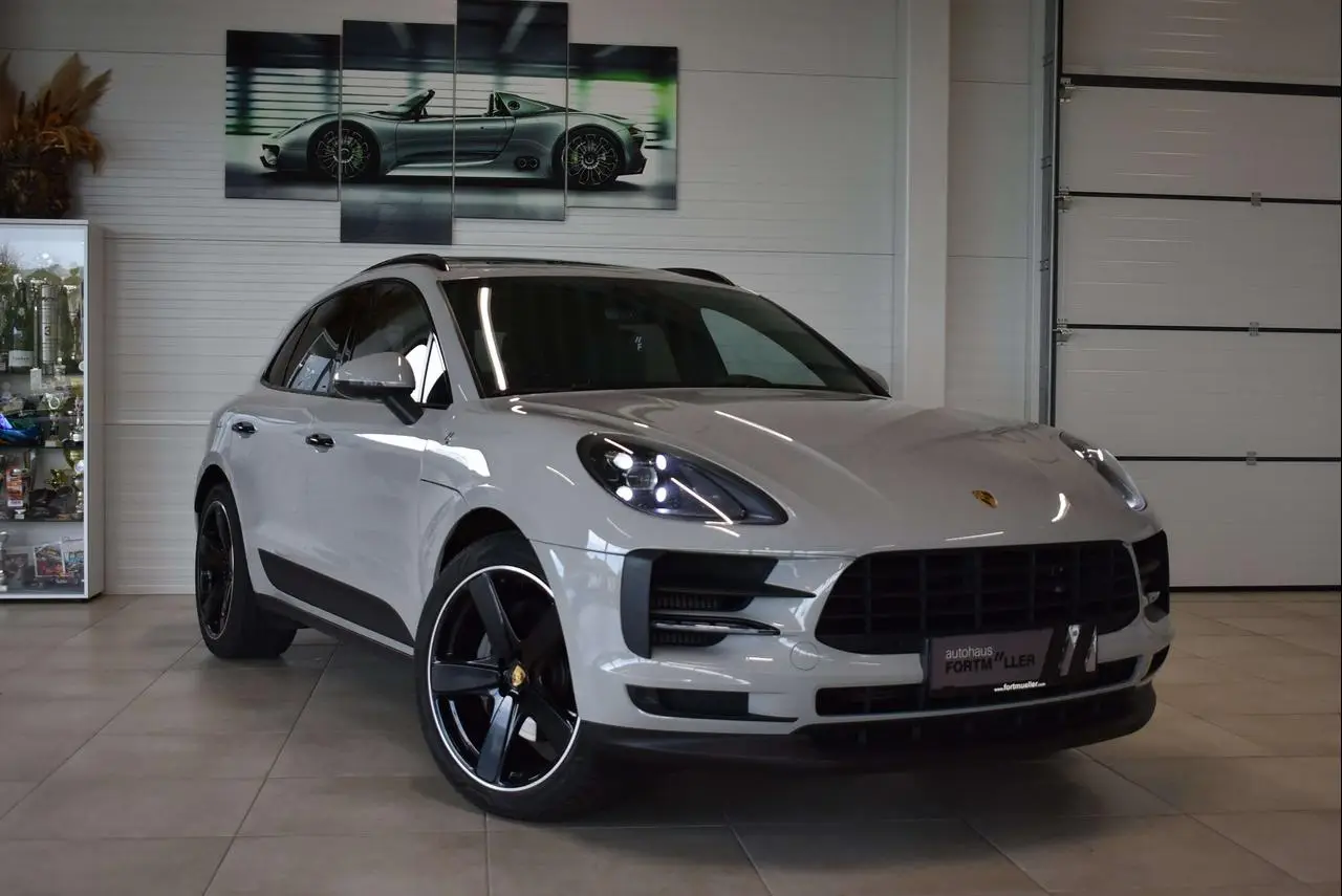 Photo 1 : Porsche Macan 2020 Essence