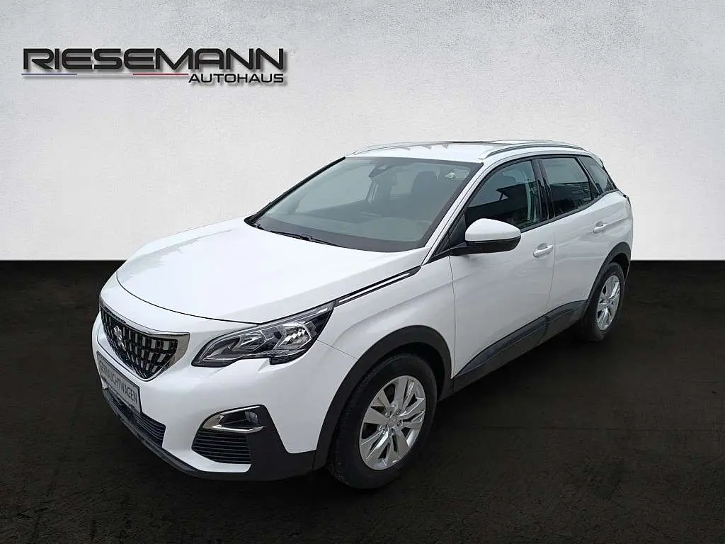 Photo 1 : Peugeot 3008 2017 Petrol