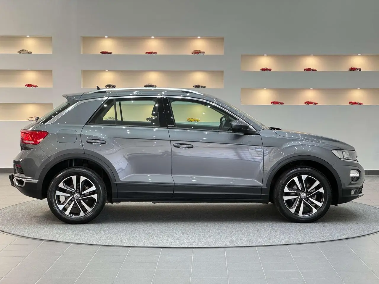 Photo 1 : Volkswagen T-roc 2020 Essence