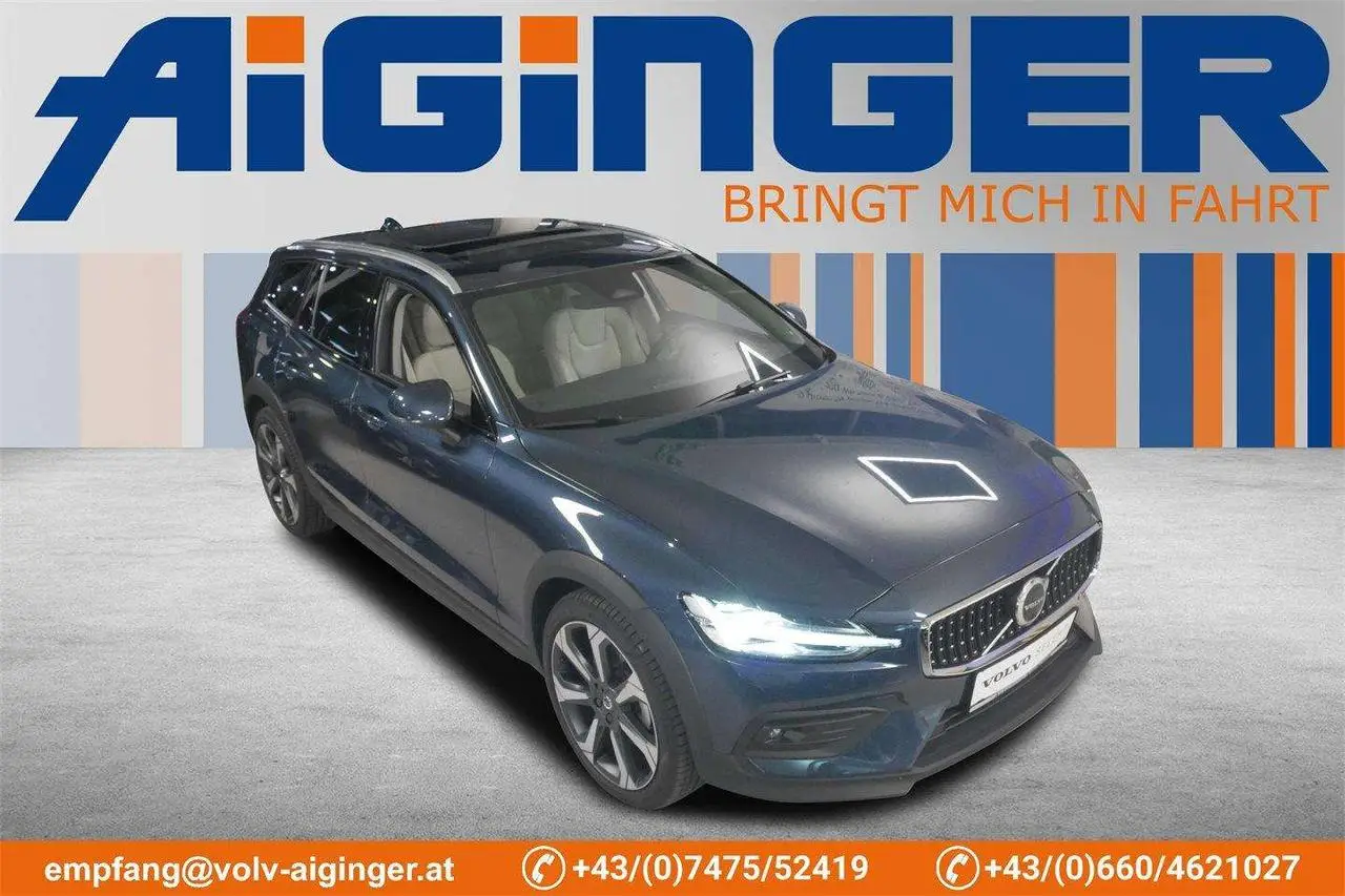 Photo 1 : Volvo V60 2023 Diesel