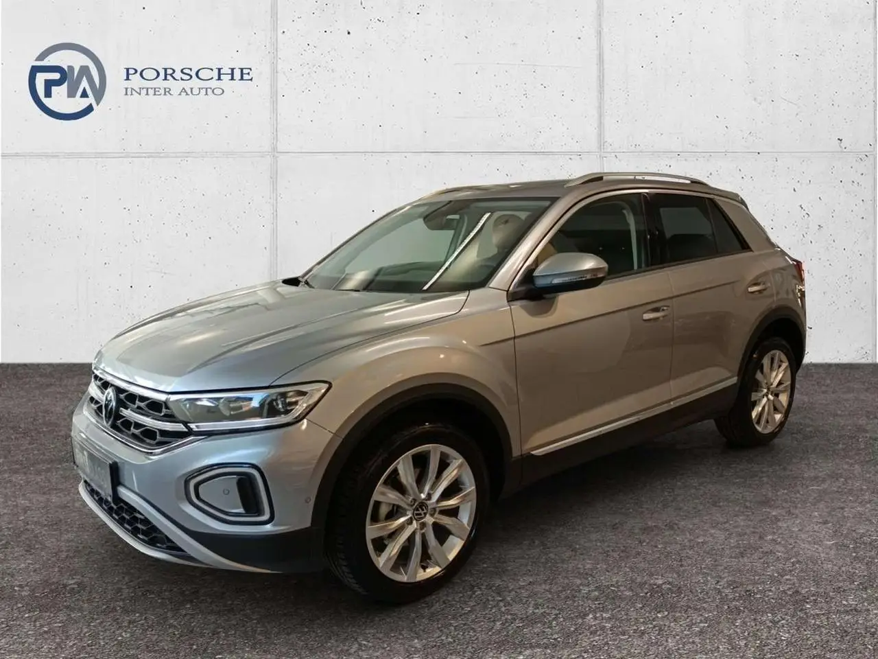 Photo 1 : Volkswagen T-roc 2024 Essence