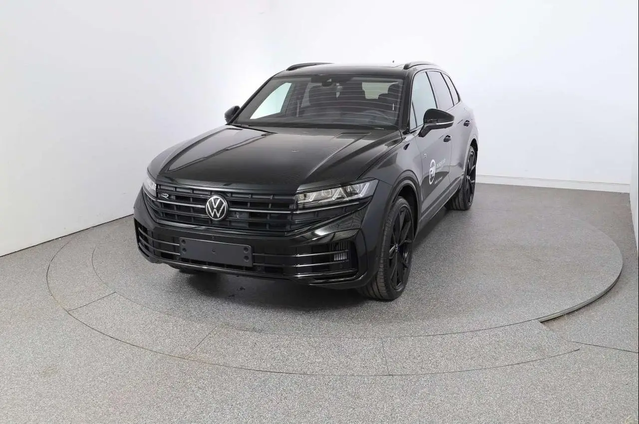 Photo 1 : Volkswagen Touareg 2024 Hybrid