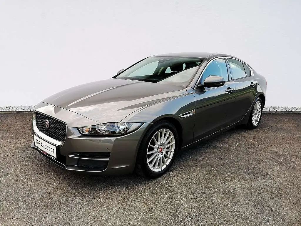 Photo 1 : Jaguar Xe 2017 Diesel