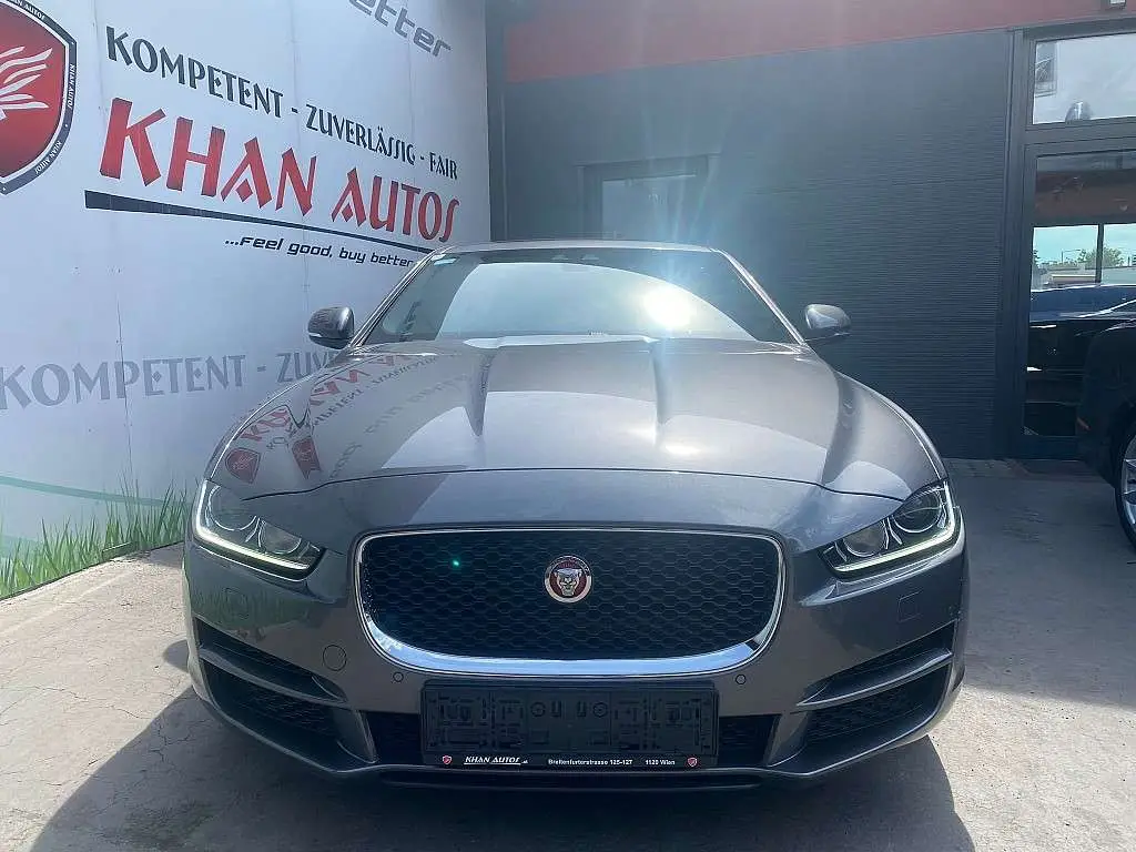 Photo 1 : Jaguar Xe 2015 Diesel