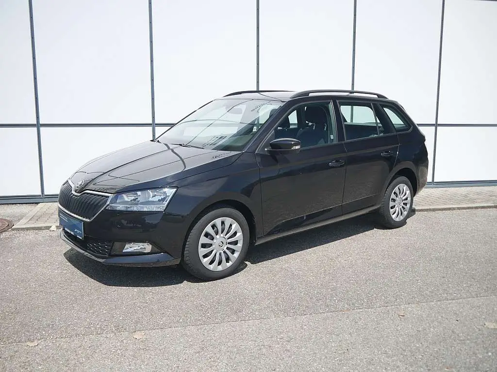 Photo 1 : Skoda Fabia 2020 Petrol