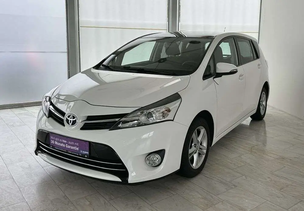 Photo 1 : Toyota Verso 2015 Diesel