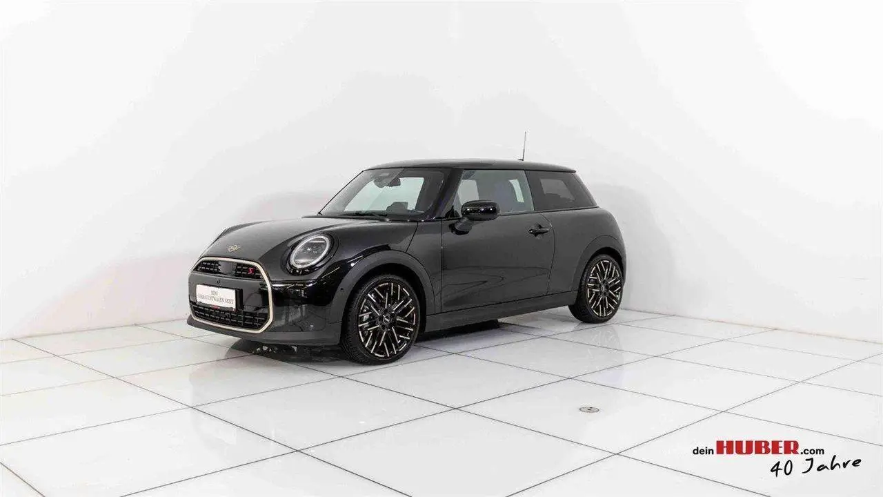 Photo 1 : Mini Cooper 2024 Petrol