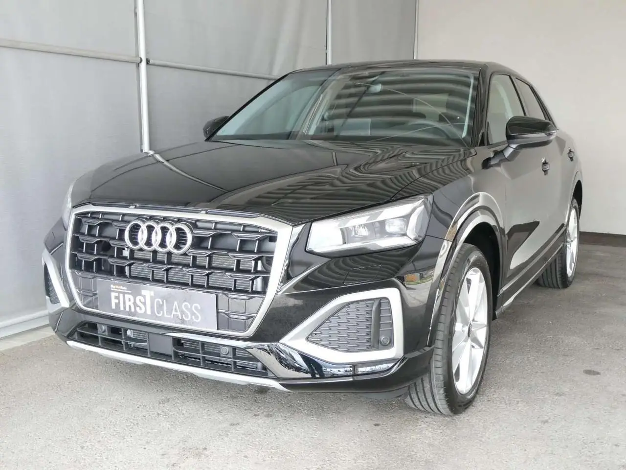 Photo 1 : Audi Q2 2024 Petrol