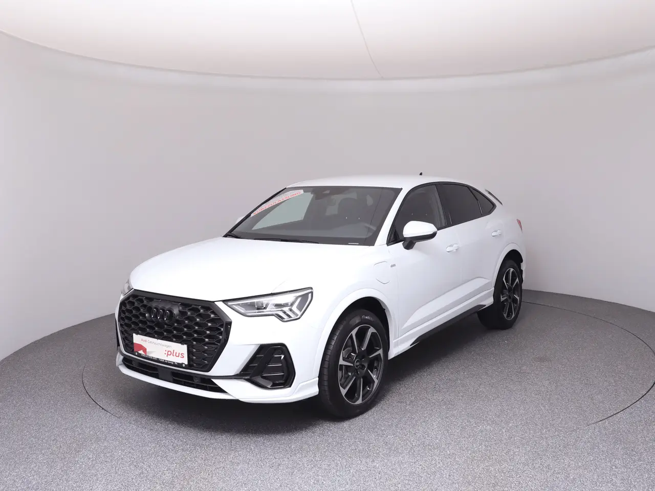 Photo 1 : Audi Q3 2024 Hybride