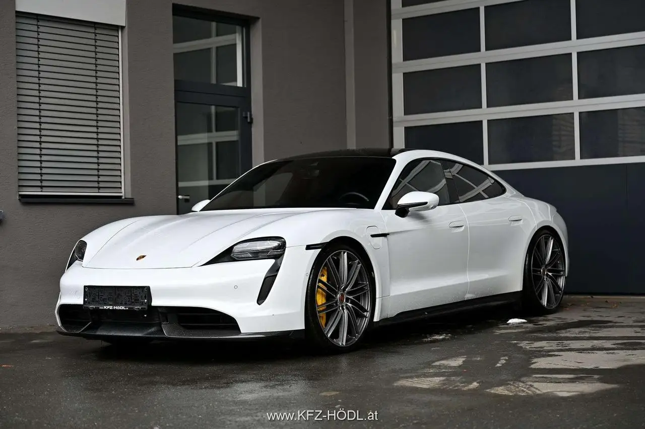 Photo 1 : Porsche Taycan 2020 Electric