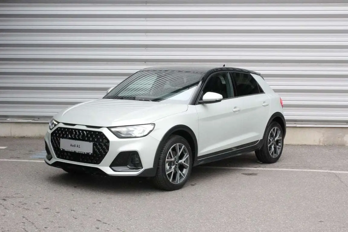 Photo 1 : Audi A1 2024 Essence