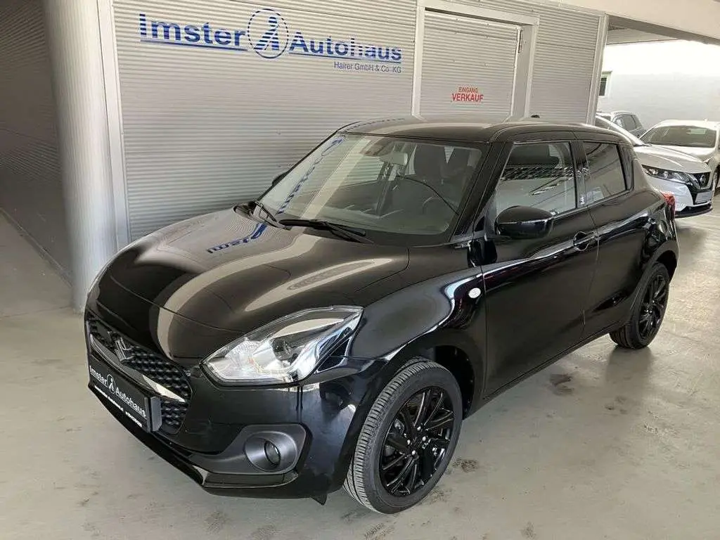 Photo 1 : Suzuki Swift 2021 Petrol