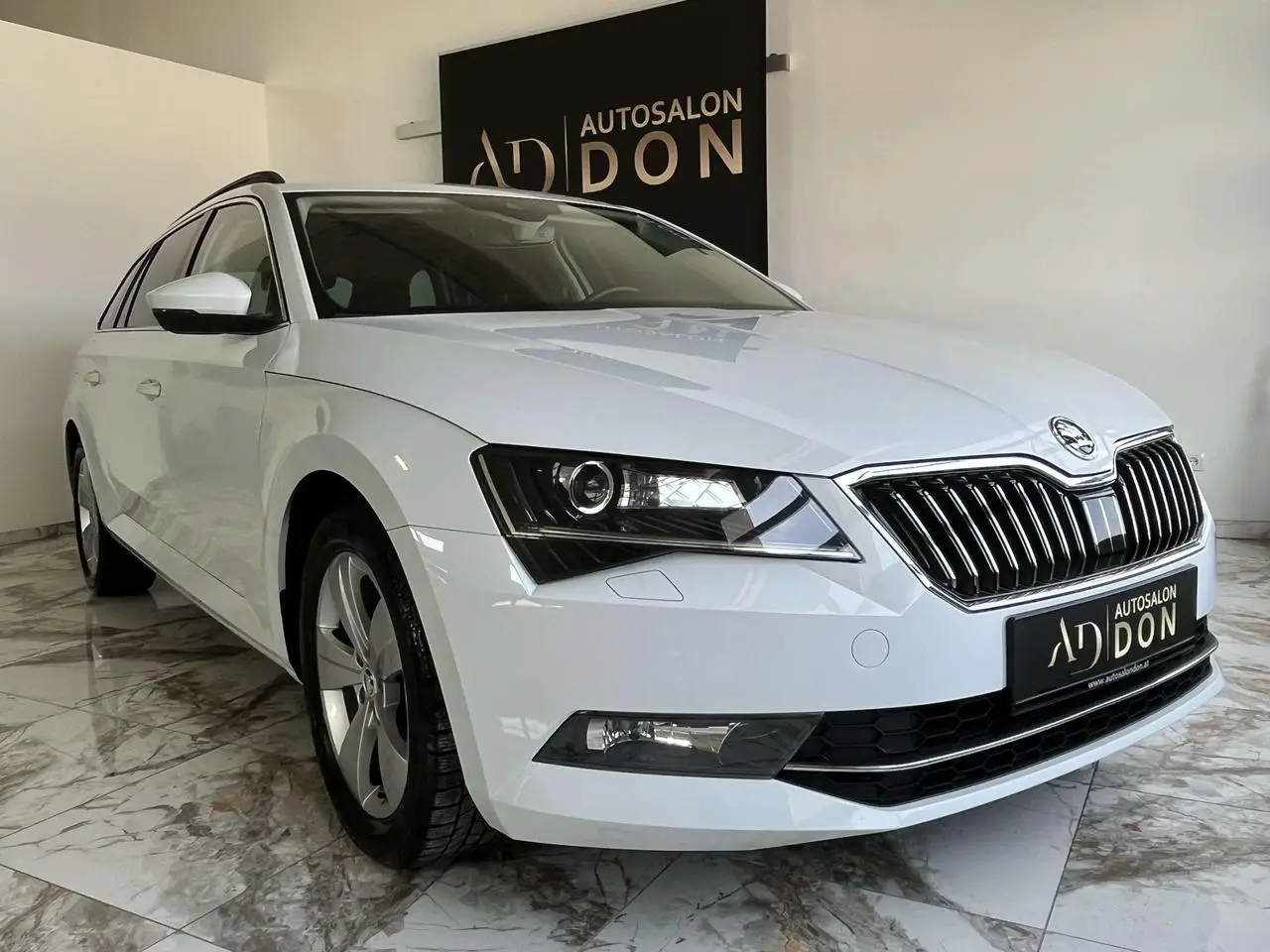 Photo 1 : Skoda Superb 2018 Diesel