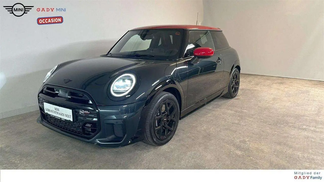 Photo 1 : Mini Cooper 2024 Petrol