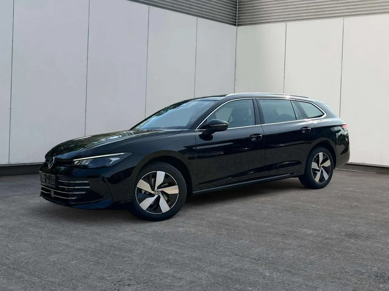 Photo 1 : Volkswagen Passat 2024 Petrol