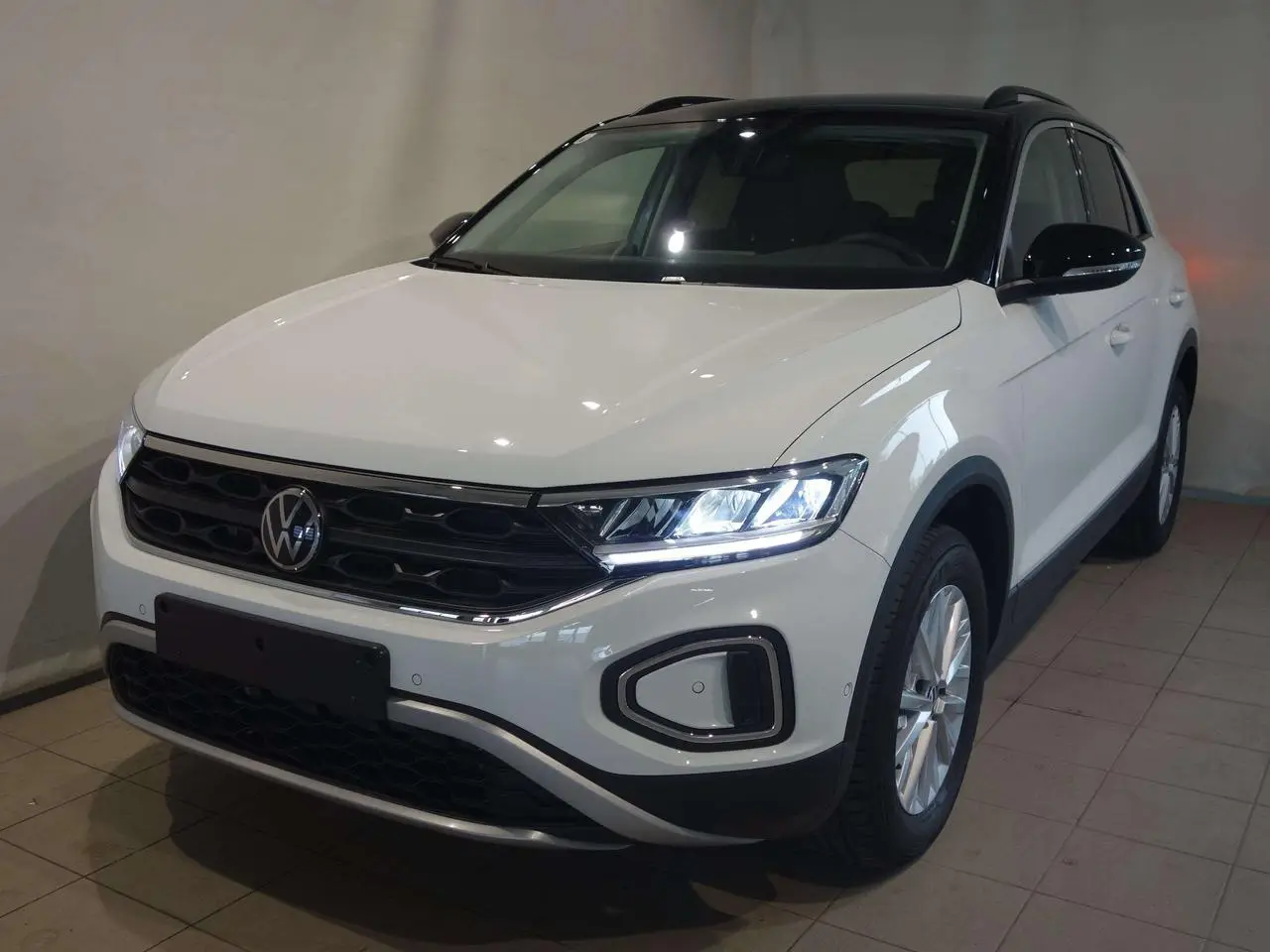 Photo 1 : Volkswagen T-roc 2024 Petrol