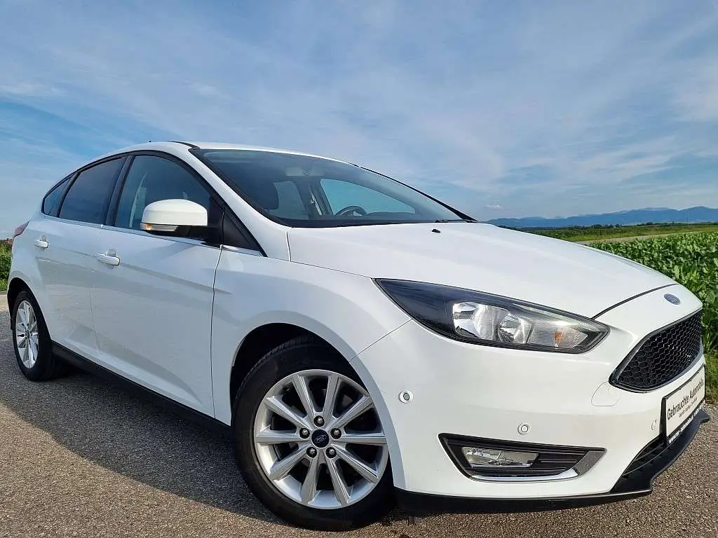 Photo 1 : Ford Focus 2018 Petrol