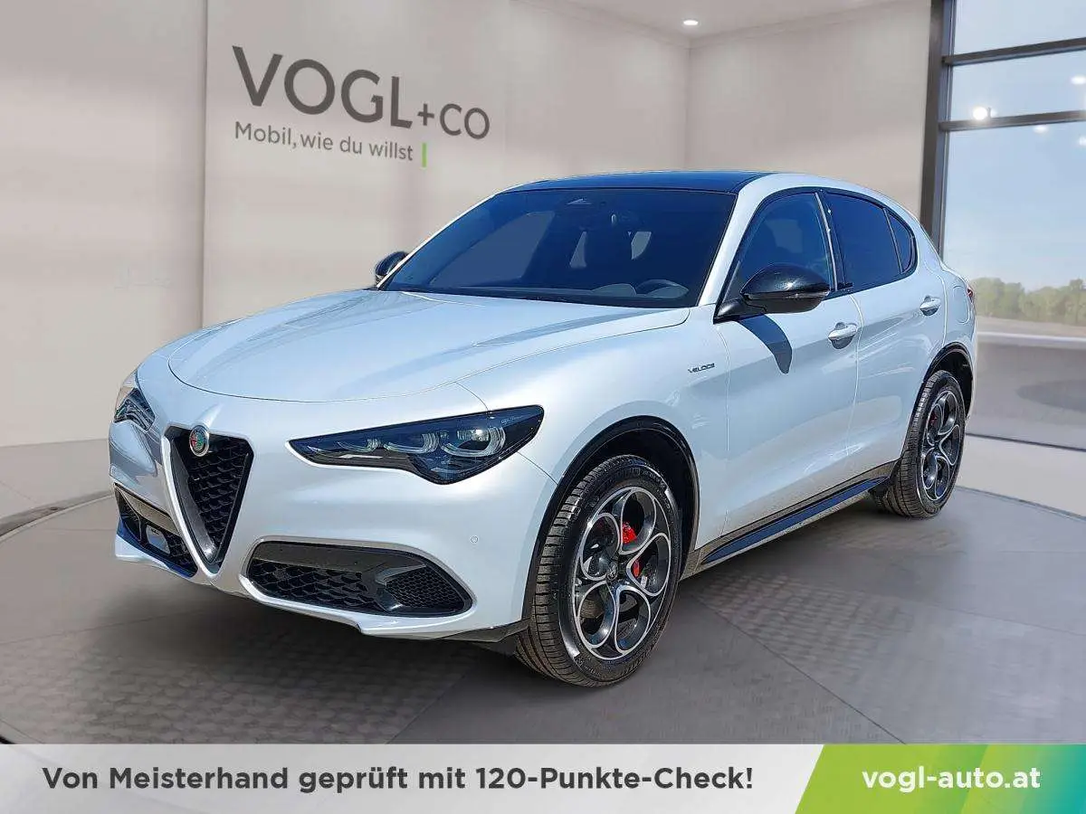 Photo 1 : Alfa Romeo Stelvio 2024 Petrol