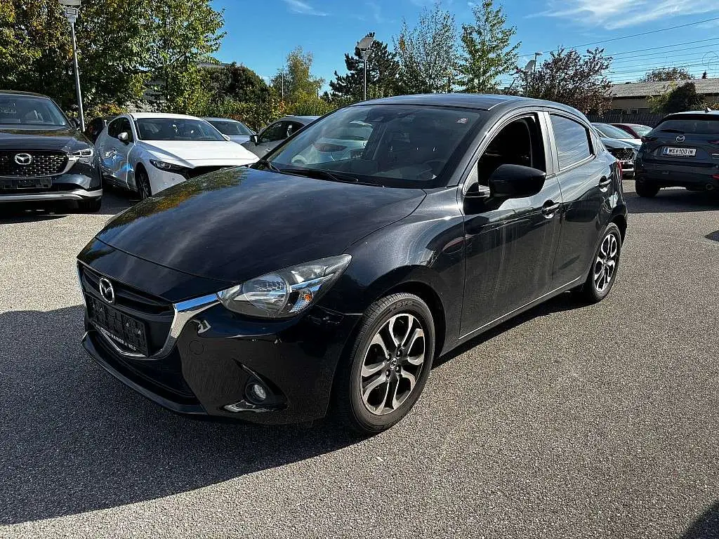 Photo 1 : Mazda 2 2016 Petrol