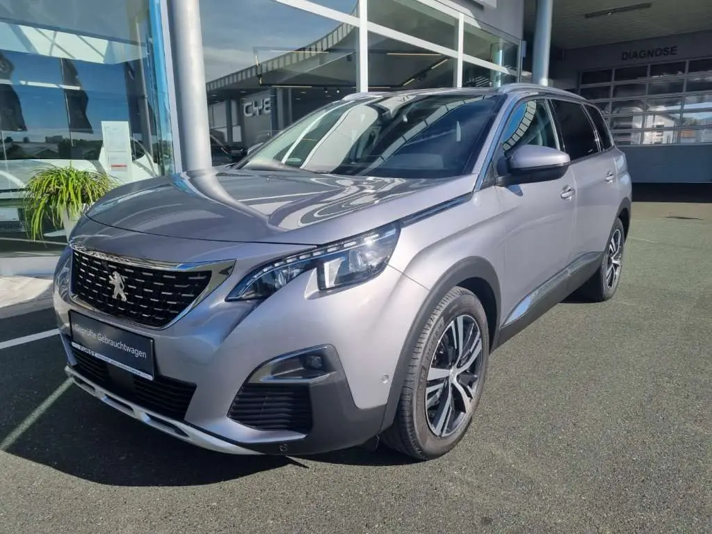 Photo 1 : Peugeot 5008 2019 Diesel