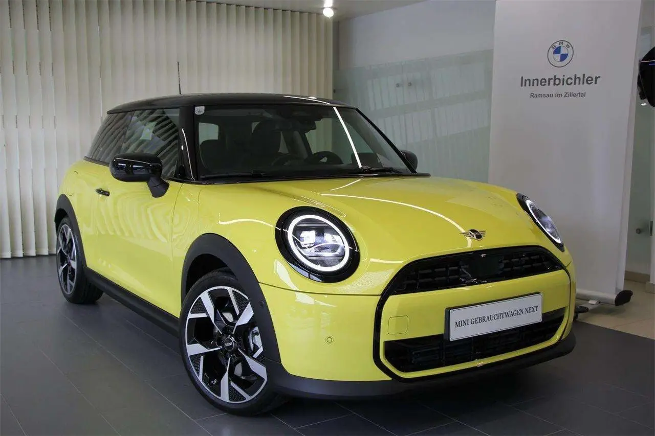 Photo 1 : Mini Cooper 2024 Petrol