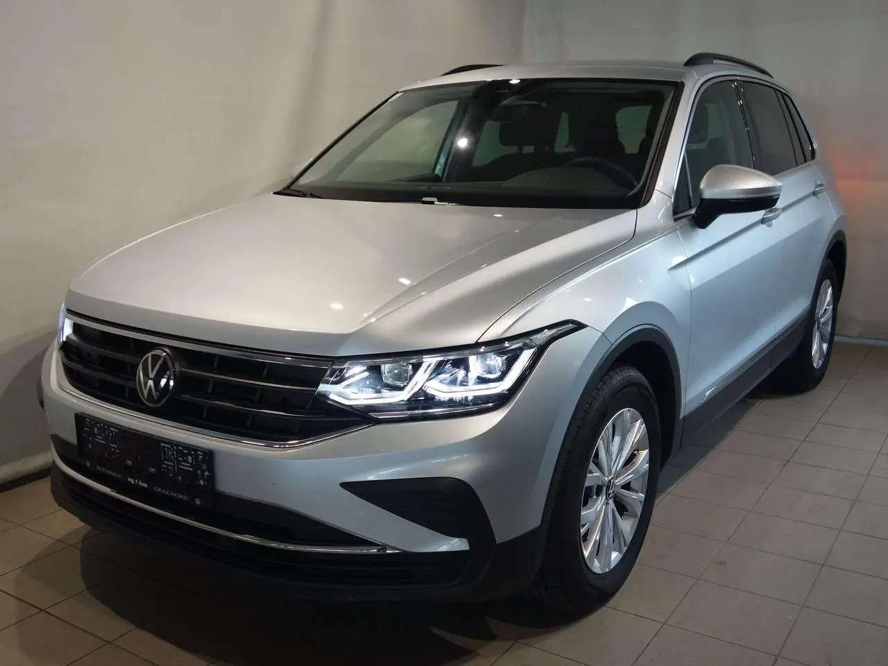 Photo 1 : Volkswagen Tiguan 2024 Essence