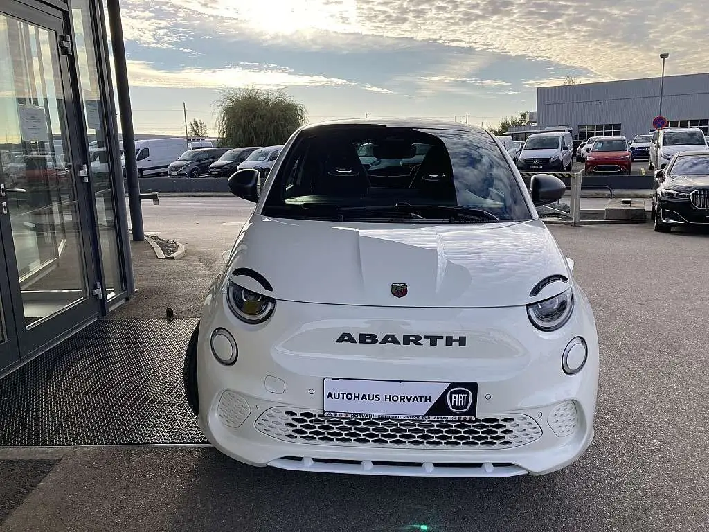 Photo 1 : Abarth 500 2024 Électrique