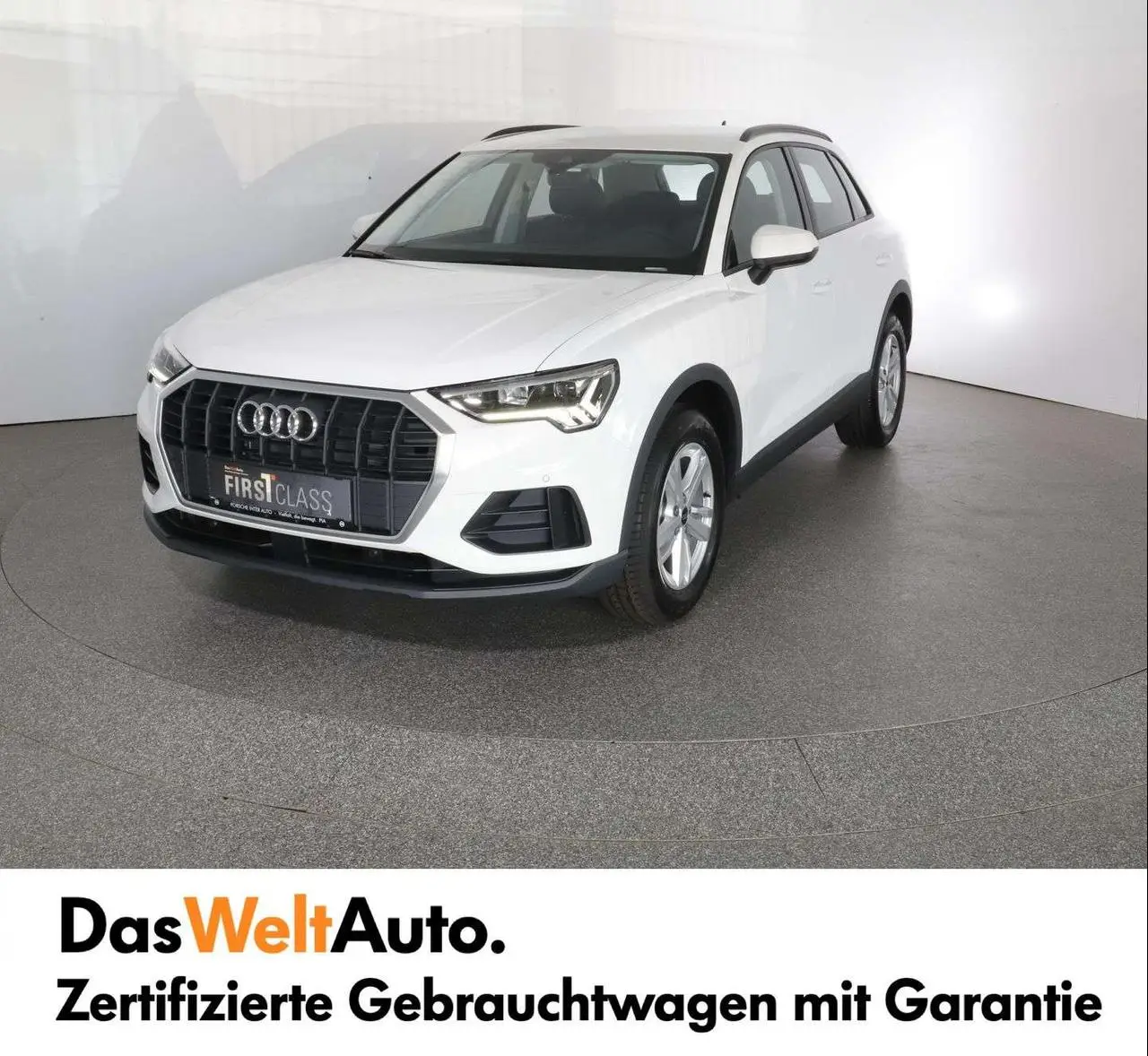 Photo 1 : Audi Q3 2024 Petrol